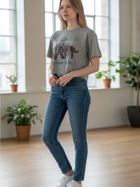 Grey Graphic Cropped Tee Oversized Korean Style S M